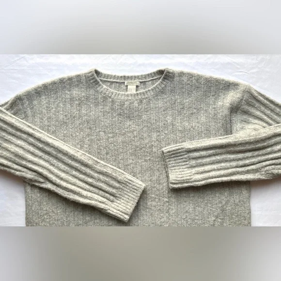 H&M | Grey Ribbed Knit Cropped Sweater - Picture 7 of 16